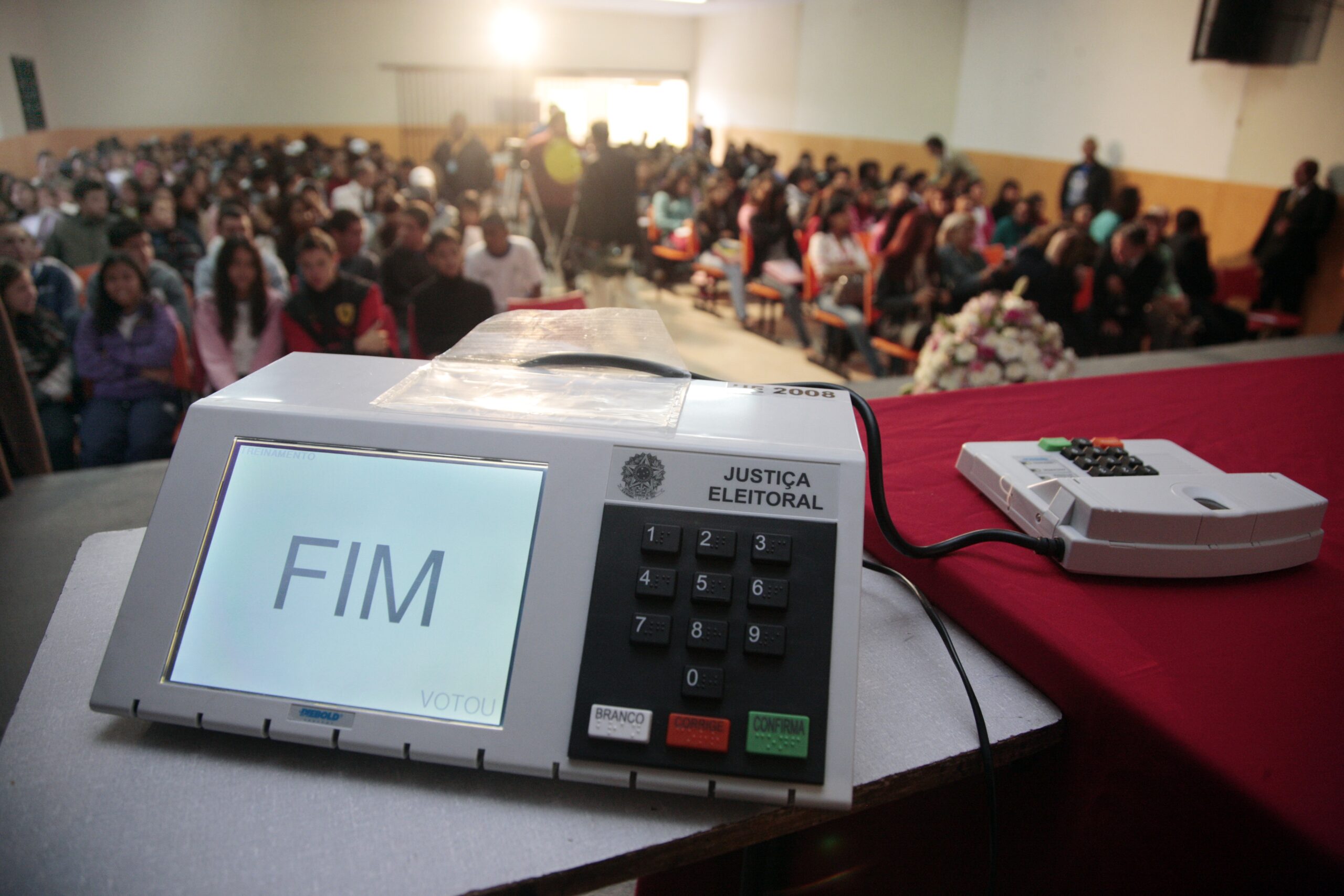 Você está visualizando atualmente Convenções partidárias começam no próximo sábado, 20