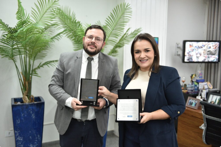 Você está visualizando atualmente Prefeita Adriane Lopes recebe prêmio internacional em Campo Grande