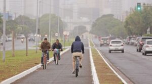 Leia mais sobre o artigo Frente fria derruba termômetros para 5 °C e arrasta fumaça para MS