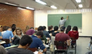 Leia mais sobre o artigo IDEB 2023/ENSINO MÉDIO: Veja os resultados por estado e região