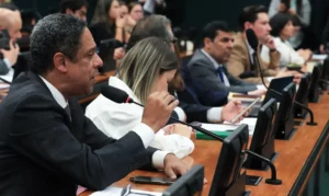 Leia mais sobre o artigo Projetos que limitam ação do STF avançam na Câmara dos Deputados