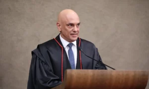 Leia mais sobre o artigo Senadores elaboram impeachment de Alexandre de Moraes