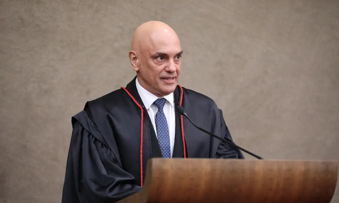 Você está visualizando atualmente Senadores elaboram impeachment de Alexandre de Moraes