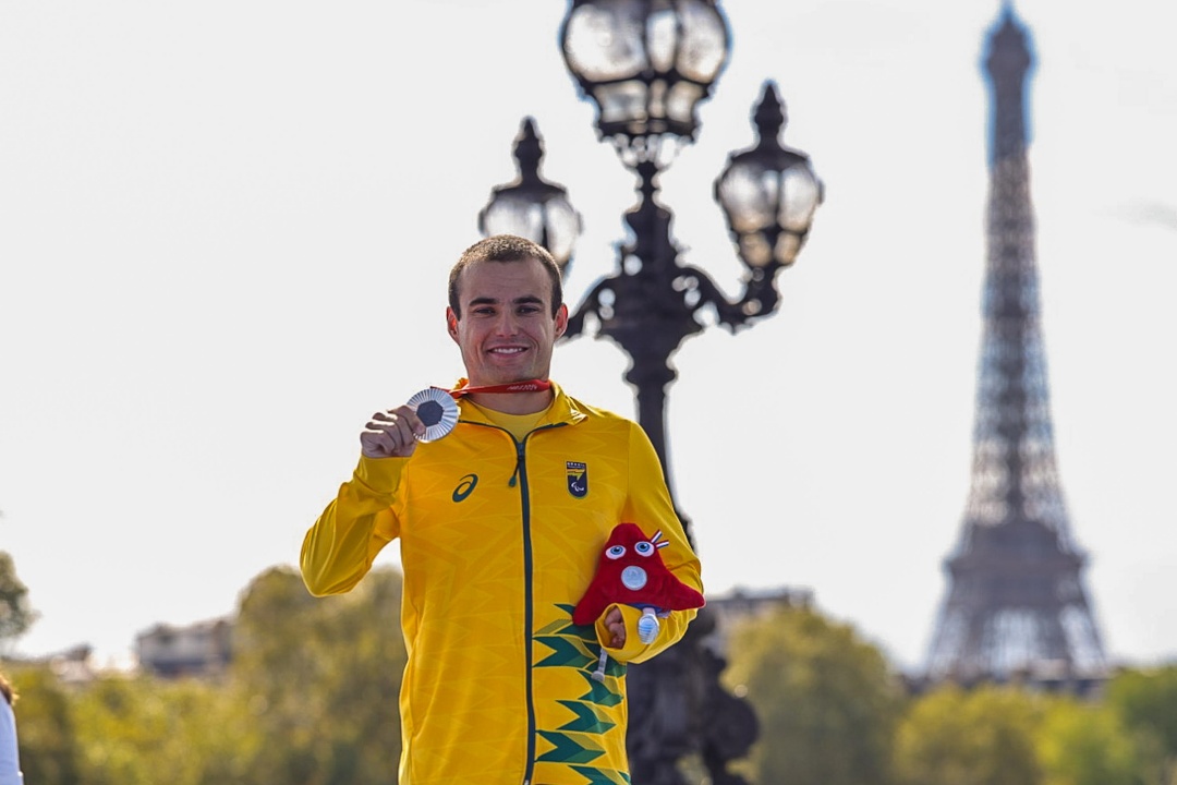 Você está visualizando atualmente Brasil tem quatro ouros e medalhas inéditas em dia com mais pódios em Paris