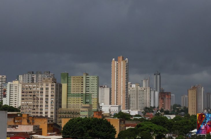 Você está visualizando atualmente Campo Grande amanhece tomada novamente por fumaça das queimadas