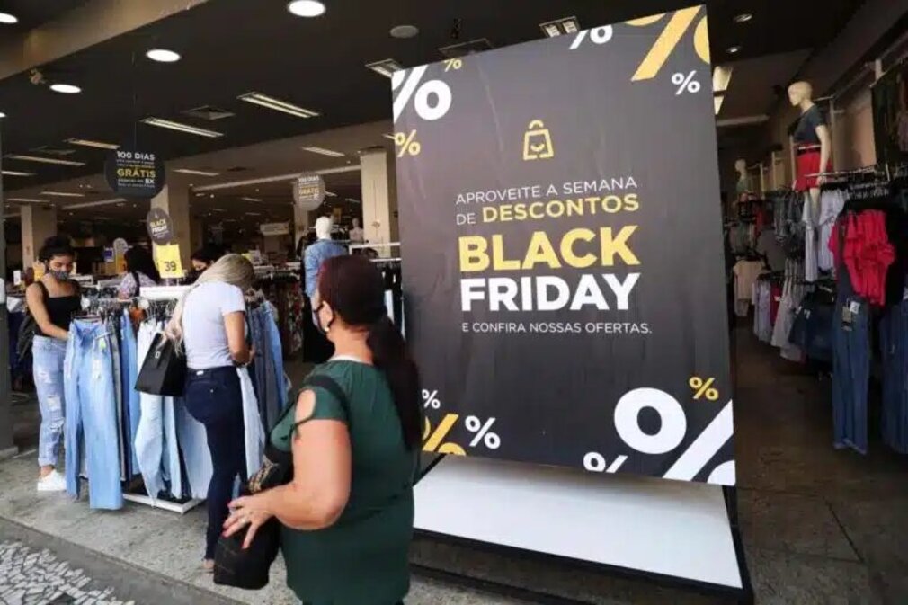 Você está visualizando atualmente 60% dos brasileiros pretendem gastar até R$ 3 mil na Black Friday