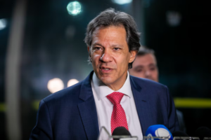 Leia mais sobre o artigo Com fiscal sob pressão, Haddad cancela viagem à Europa