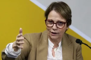 Leia mais sobre o artigo Desculpas pública do Carrefour é protocolar e não responde ao dano causado, diz senadora