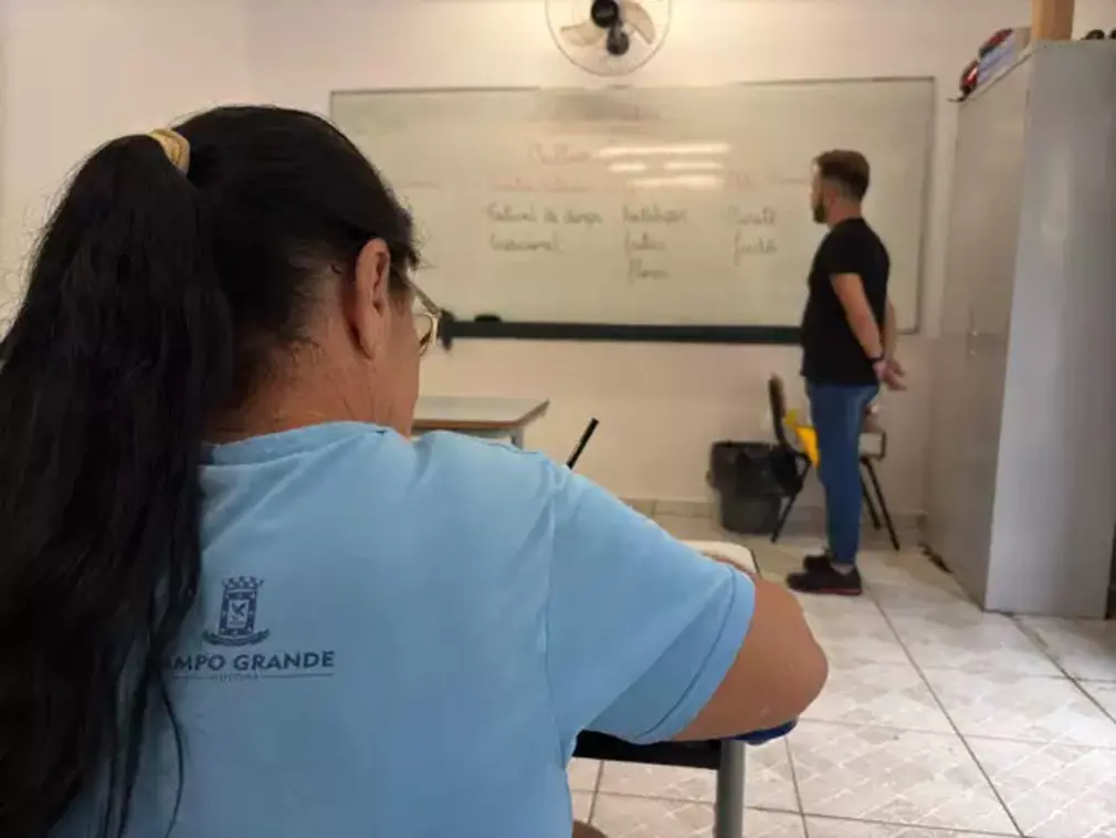 Você está visualizando atualmente REME/EJA: Escola da Capital abre turmas exclusivas para adultos concluírem o Ensino Médio