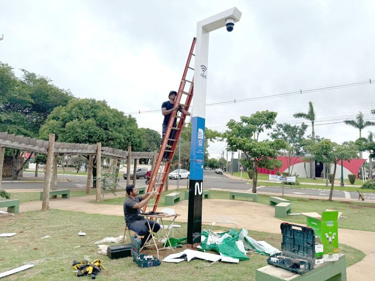 Você está visualizando atualmente Infovia Digital leva internet gratuita as três praças de Naviraí