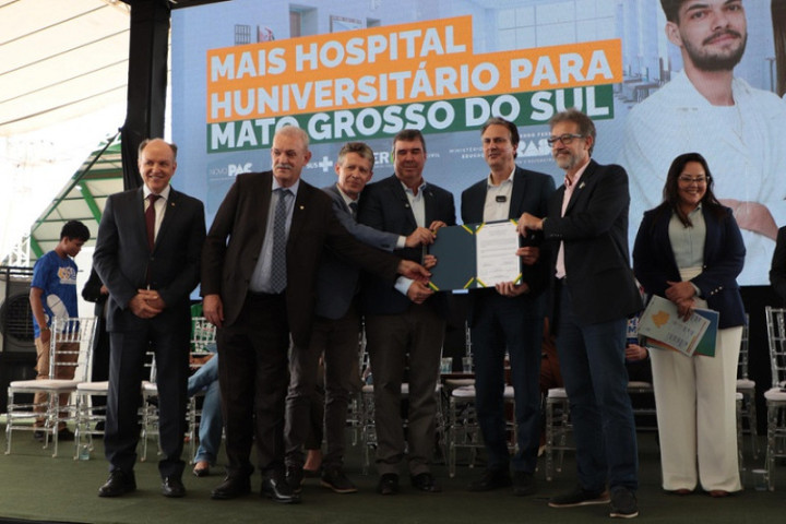 Você está visualizando atualmente Ministro anuncia obras do hospital da mulher e criança Dourados