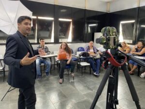 Leia mais sobre o artigo Sejuv abre inscrições para cursos de Fotografia no Mercado Musical, entre outros