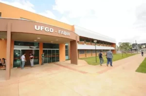 Leia mais sobre o artigo UFGD abre inscrições em curso de graduação a migrantes e refugiados