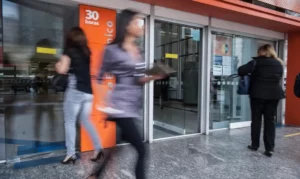 Leia mais sobre o artigo Bancos têm horários reduzidos de atendimento no final de ano