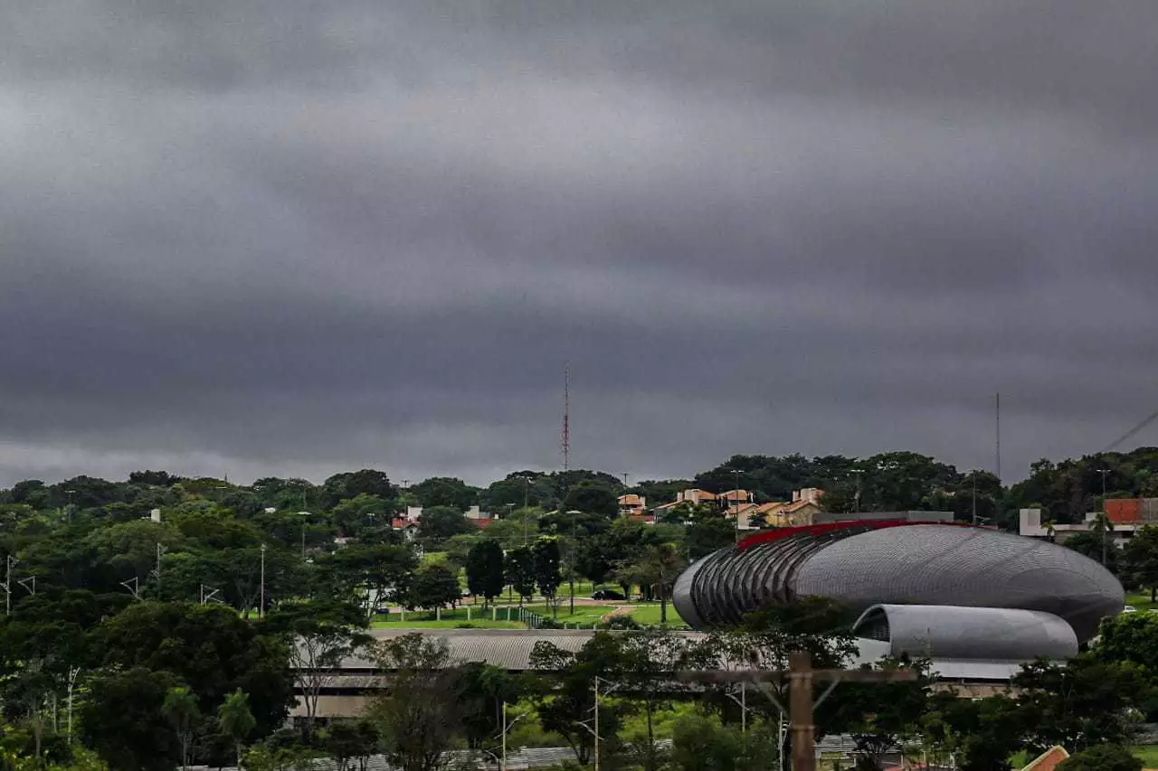 Você está visualizando atualmente Céu nublado e possibilidade de chuva marcam início da semana em MS