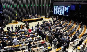 Leia mais sobre o artigo Ministros exonerados voltam ao Congresso para apresentar emendas