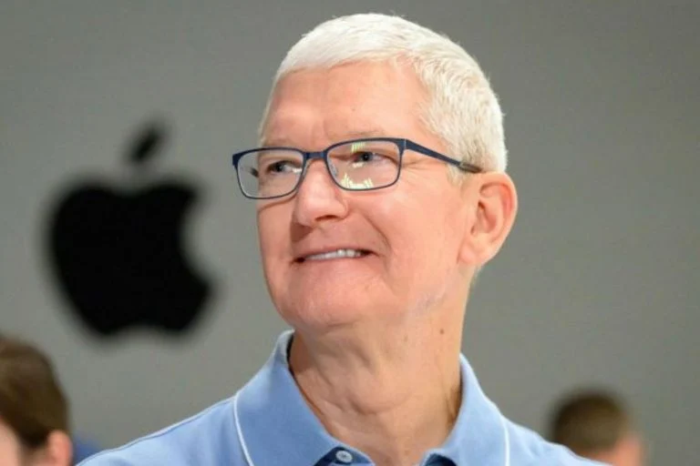 No momento, você está visualizando CEO da Apple, Tim Cook compartilha ritual matinal que o levou ao sucesso