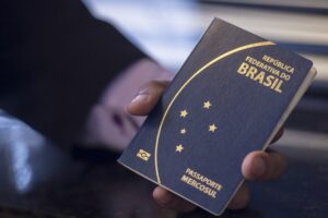 Leia mais sobre o artigo Com dólar alto, emissão de passaportes cai 14%