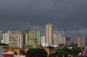 Leia mais sobre o artigo HOJE: Previsão de chuva e máximas de 40 °C em MS