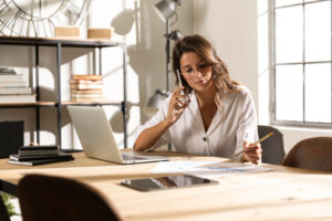 Leia mais sobre o artigo Mulheres impulsionam o e-commerce no Brasil; maior oferta de moda e beleza ajuda