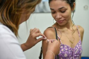 Leia mais sobre o artigo SESAU amplia vacinação contra a dengue para a faixa etária de 4 a 59 anos em Campo Grande