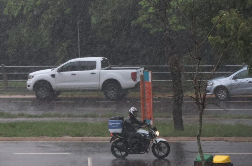 No momento, você está visualizando Calor e chuvas intensas marcam a 1ª segunda-feira de fevereiro em Mato Grosso do Sul