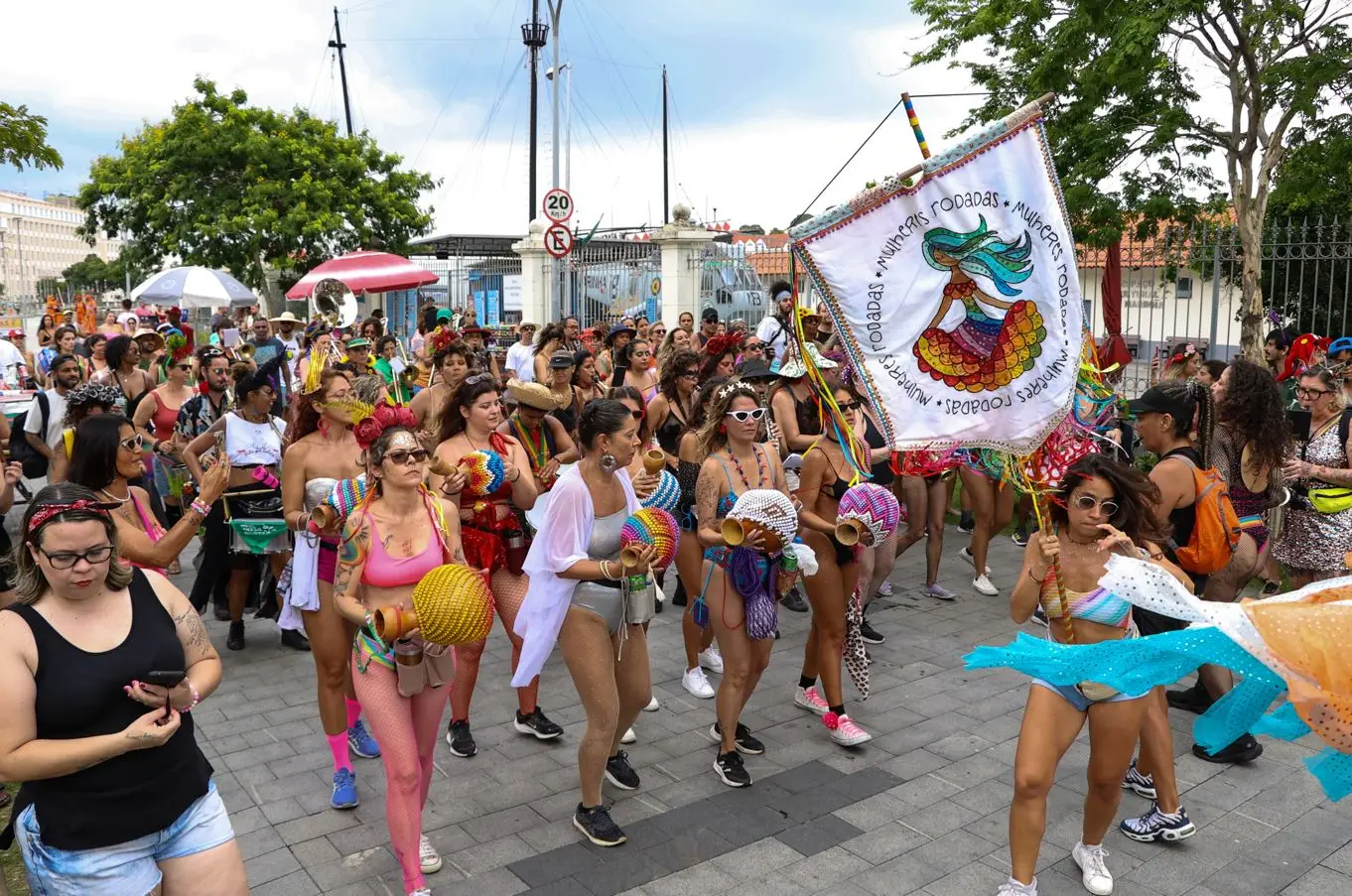 No momento, você está visualizando Veja cinco dicas para curtir a festa de carnaval sem colocar o cartão em risco