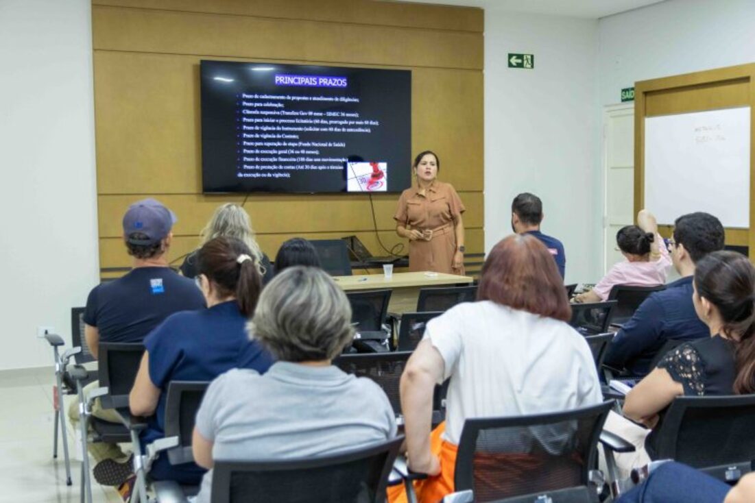 No momento, você está visualizando Gerência de Planejamento e Gestão Pública de Naviraí promove treinamento para equipes municipais