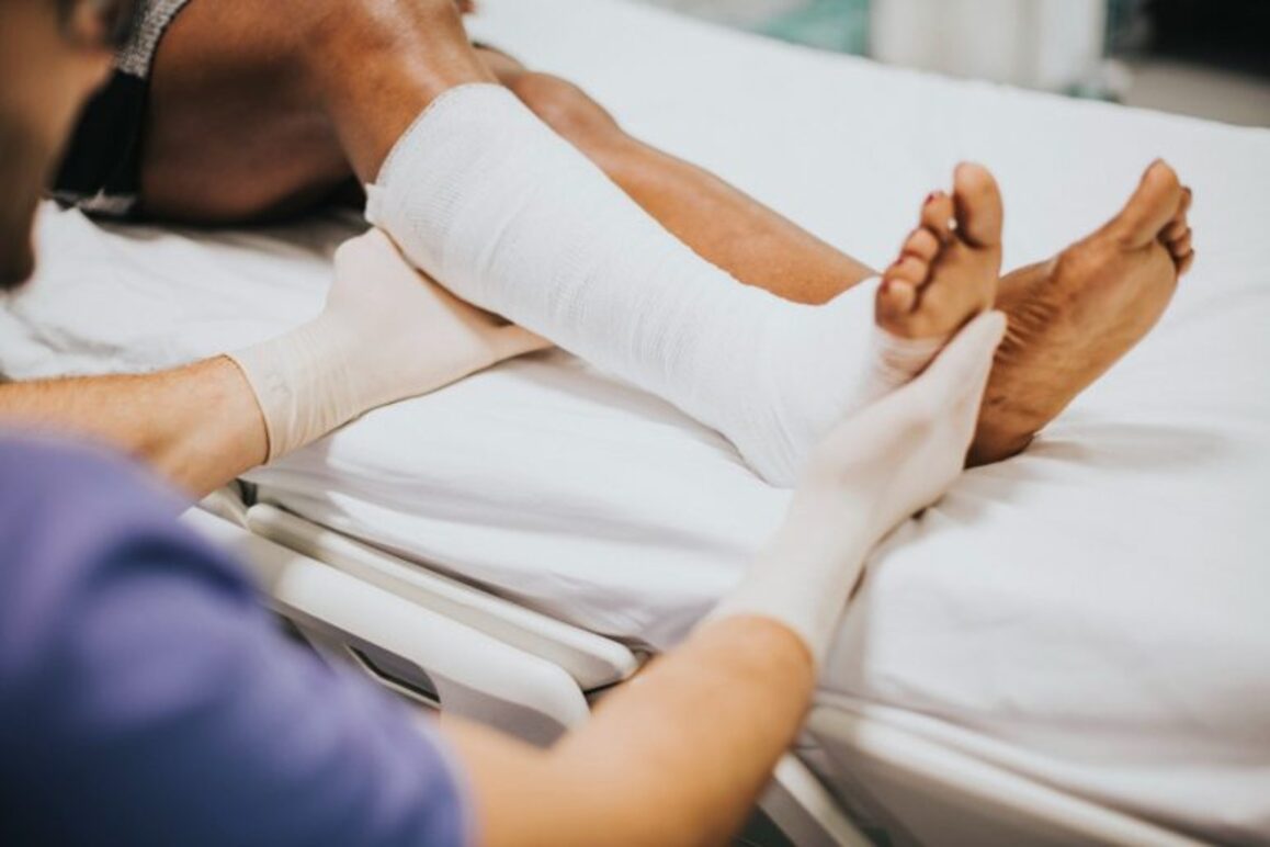 No momento, você está visualizando Gestão de Naviraí garante 30 cirurgias ortopédicas a pacientes que aguardavam na fila há anos