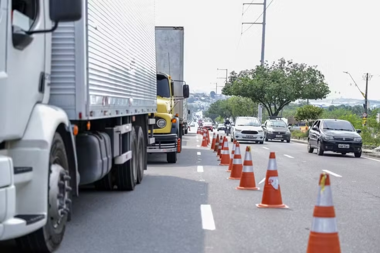 No momento, você está visualizando Valor do diesel aumenta frete rodoviário e vai pesar no preço dos alimentos; entenda