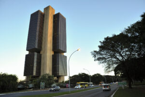 Leia mais sobre o artigo Contas externas têm saldo negativo de US$ 2,2 bilhões em março