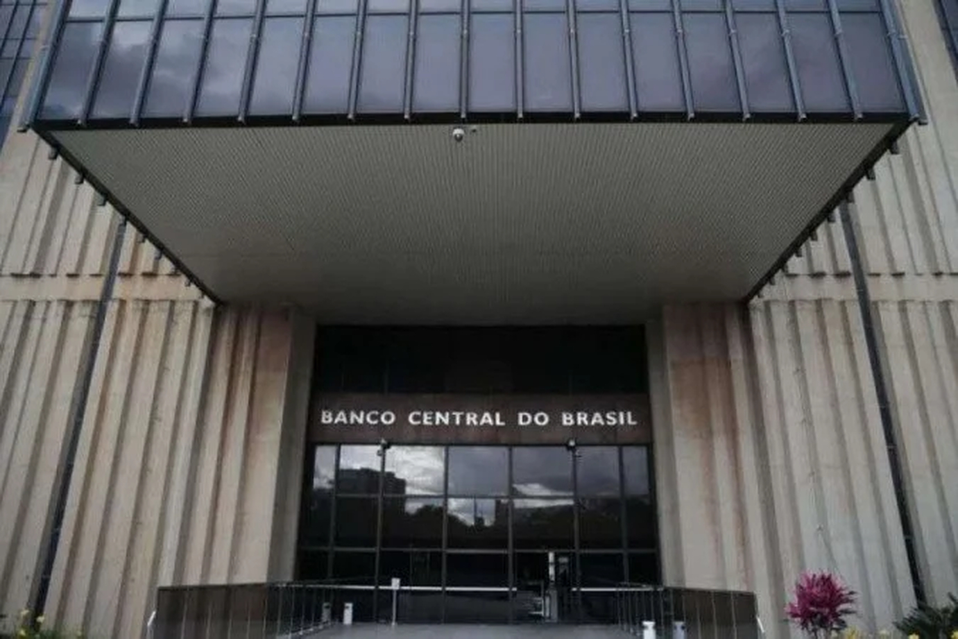 No momento, você está visualizando BC diz que instituições financeiras indicam mais cautela com apetite ao risco em 2025