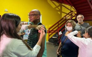 Leia mais sobre o artigo Campo-grandenses aderem ao drive da vacinação e impulsionam imunização contra a Influenza