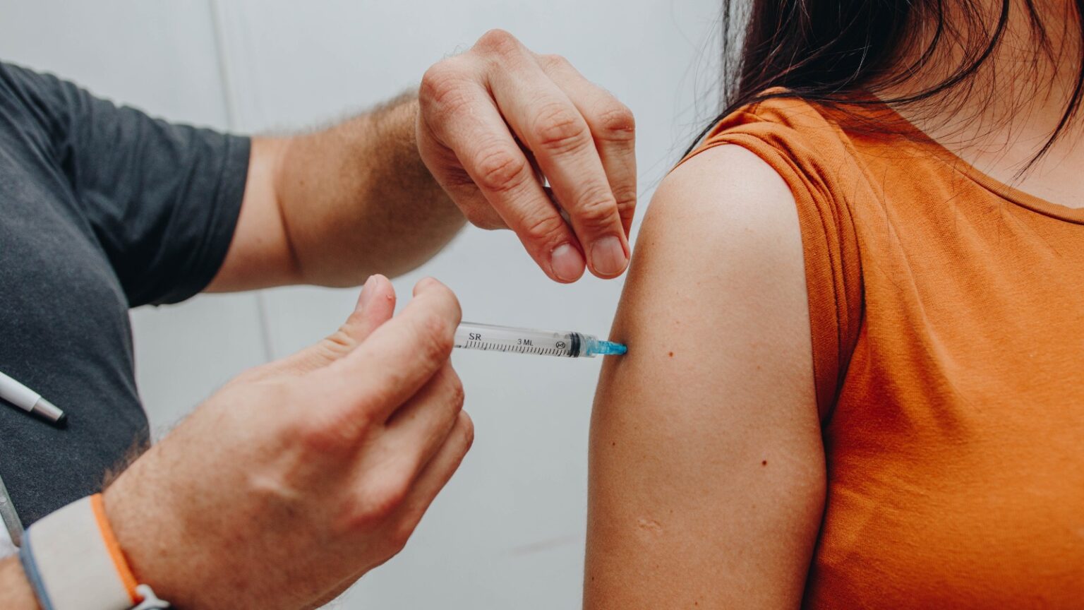 No momento, você está visualizando Vacinação contra Influenza acontece nas 74 Unidades de Saúde da Família