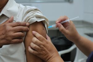 Leia mais sobre o artigo Prefeitura já vacinou mais de 11 mil pessoas contra a gripe Influenza