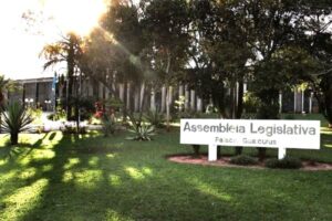 Leia mais sobre o artigo COMBATE AO FEMINICÍDIO: ALEMS participa da 2ª Caminhada #Todos por Elas neste sábado, 31