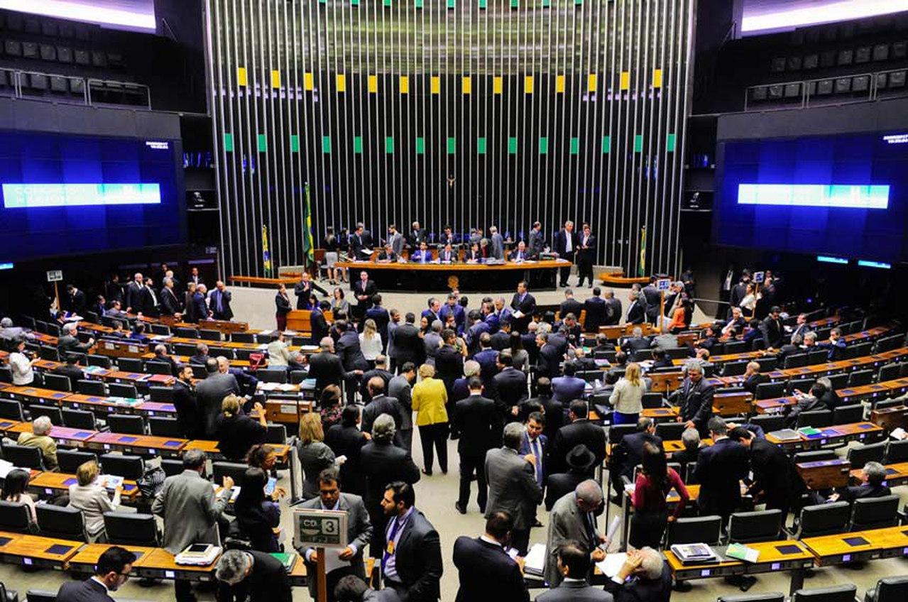 No momento, você está visualizando Câmara aprova urgência de PL que inclui facções em atos de terrorismo