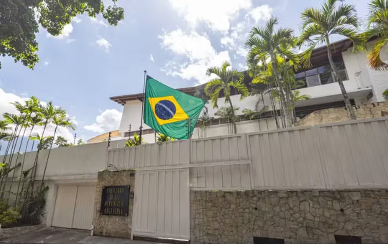 No momento, você está visualizando Estados Unidos orientam cidadãos a não viajar ou morar na Venezuela, entenda