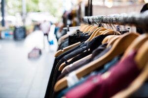 Leia mais sobre o artigo Bazar com peças de grife por até R$ 30 em Campo Grande arrecada fundos para causa animal