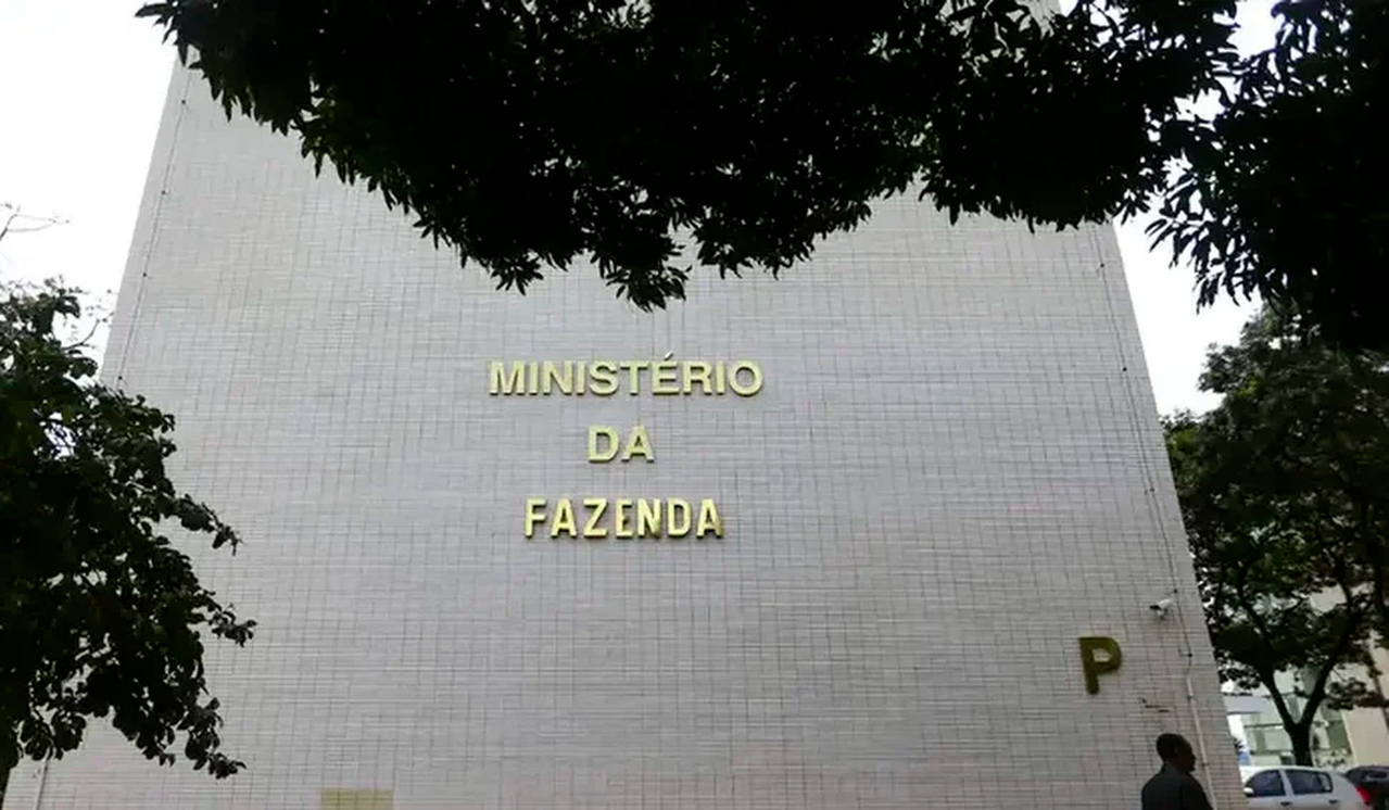 No momento, você está visualizando Fazenda revoga parcialmente aumentos de alíquotas do IOF