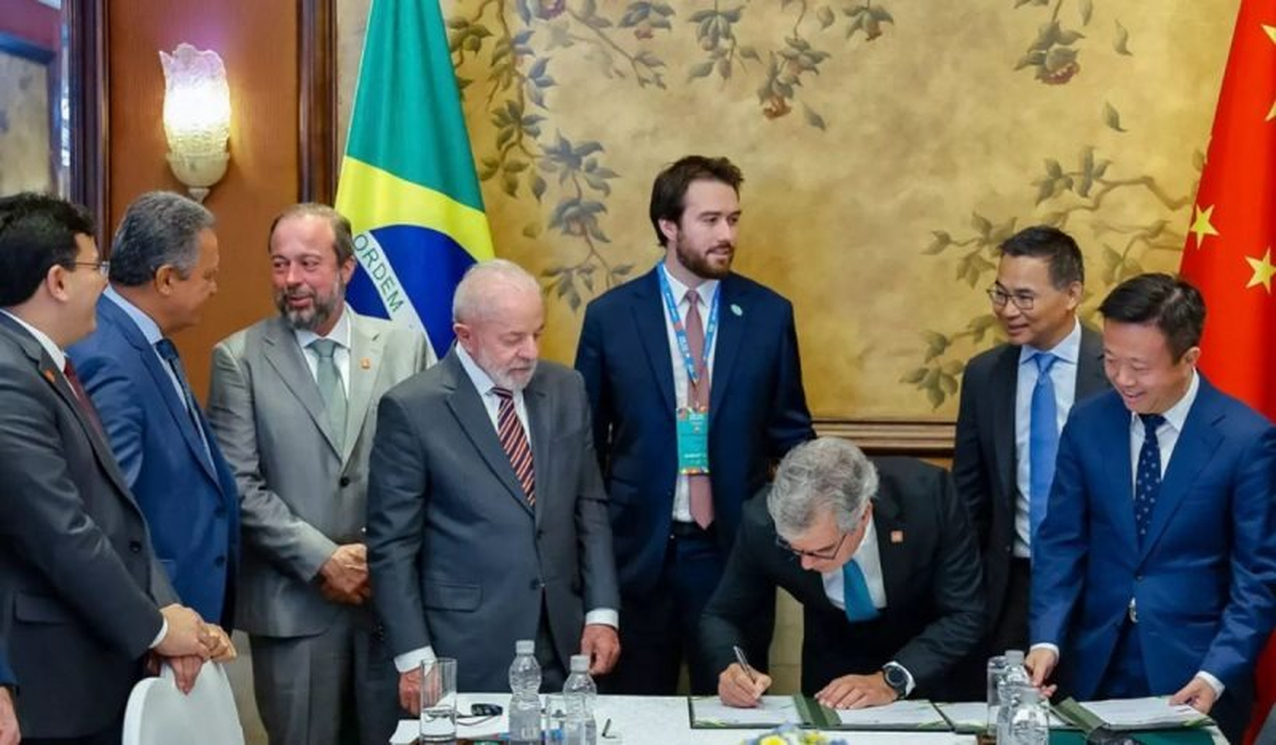 No momento, você está visualizando Governo Lula anuncia R$ 27 bilhões em investimentos chineses no Brasil