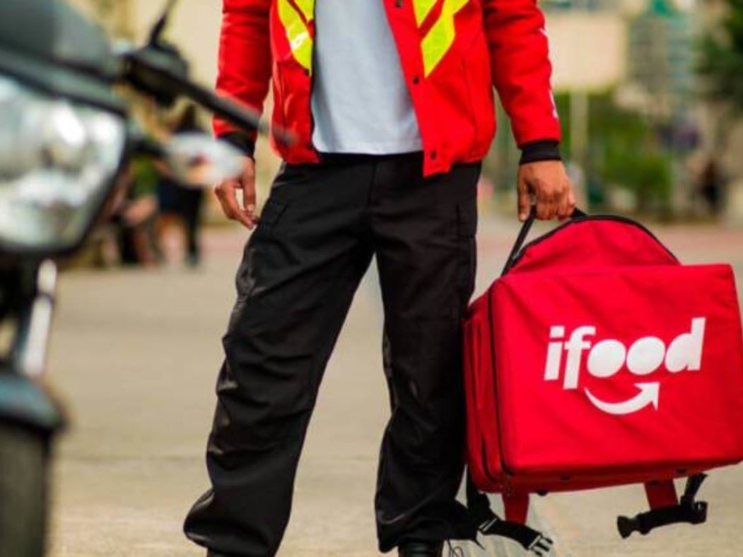 No momento, você está visualizando SOBREVIVÊNCIA: iFood e Uber se unem para compartilhar serviços em aplicativos no Brasil