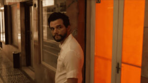 Leia mais sobre o artigo “O Agente Secreto” brilha em Cannes, veja quando chega ao Brasil