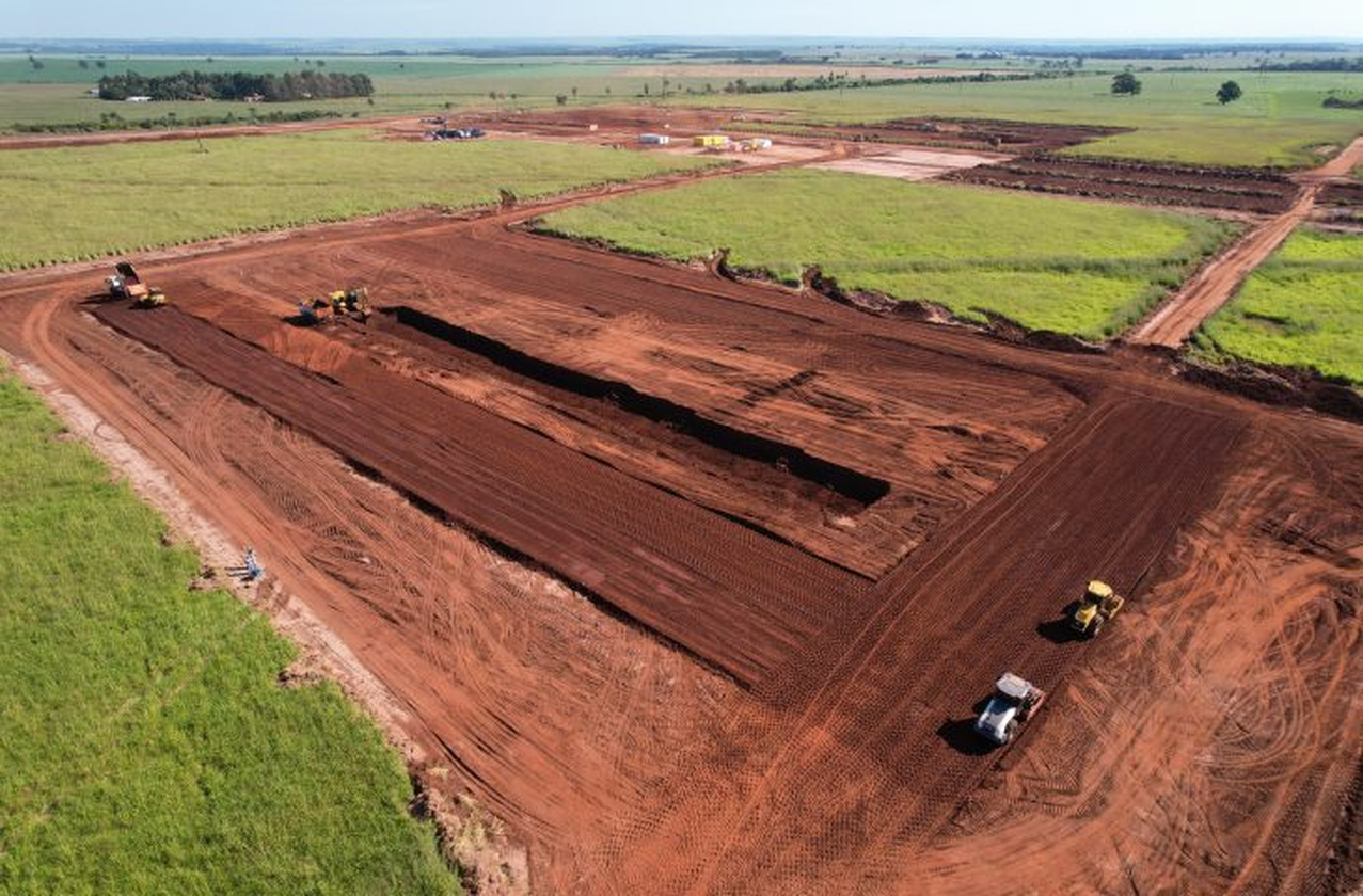 No momento, você está visualizando R$ 1 Bilhão: Obras da unidade de processamento de soja avançam em Naviraí
