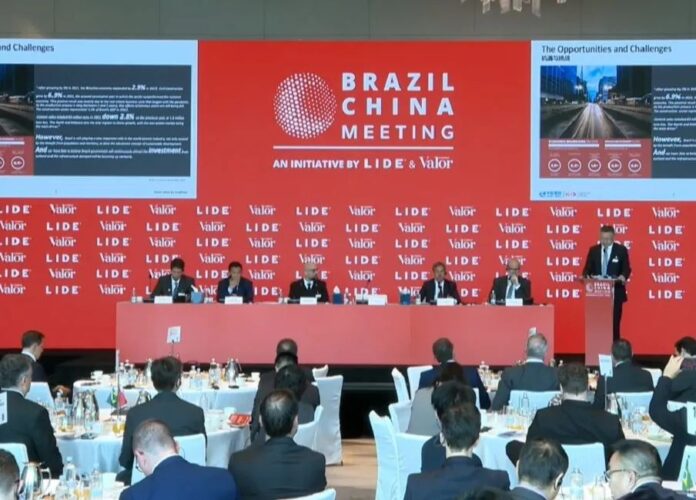 No momento, você está visualizando Acordos: Presidente participa de fórum empresarial na China, com cerca de 200 executivos brasileiros