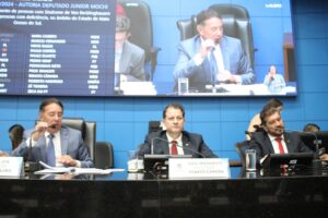 Leia mais sobre o artigo ALEMS: Frente Parlamentar monitora caso e sugere regionalização de status livre de gripe aviária