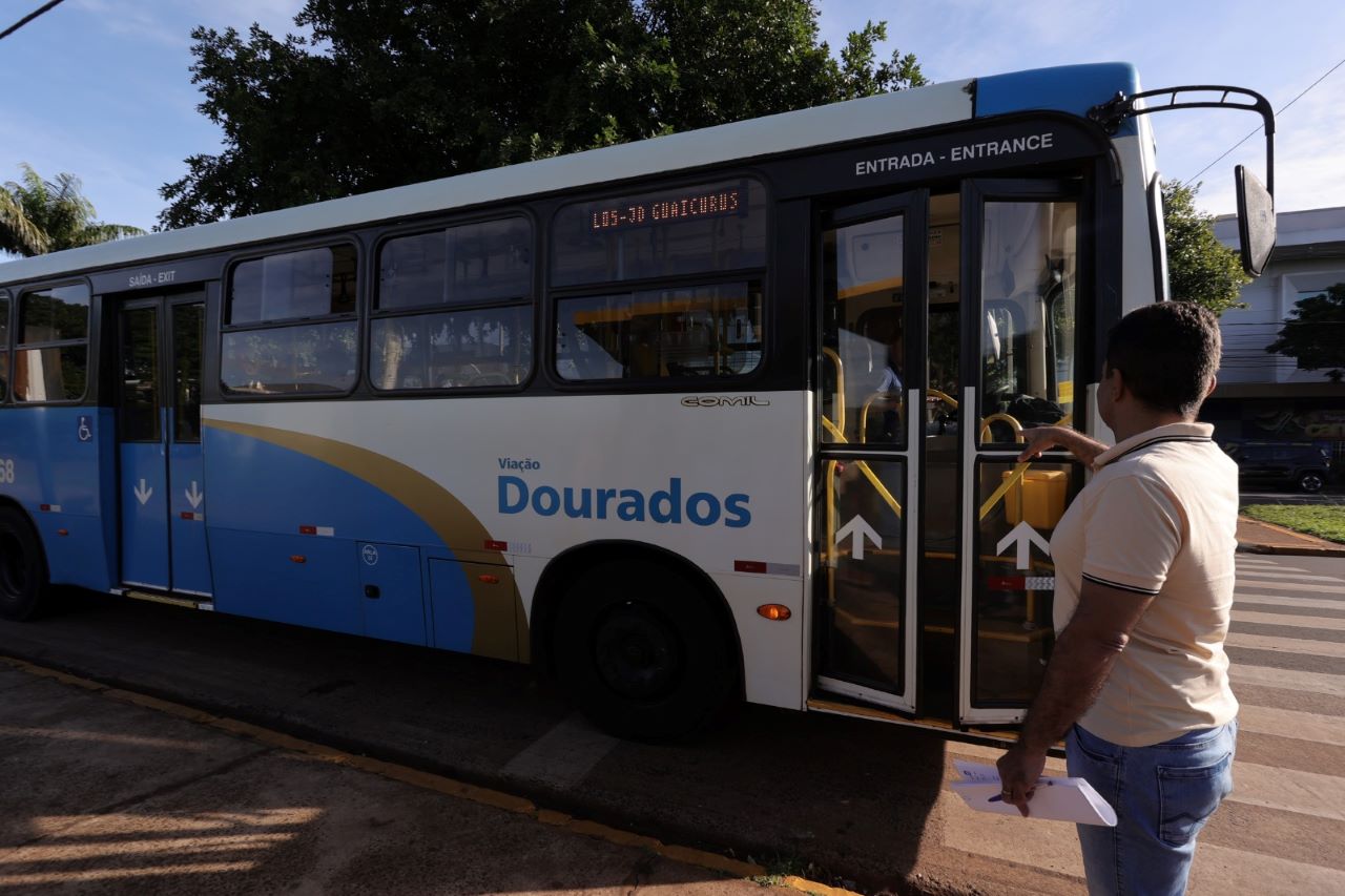 No momento, você está visualizando Passagem de ônibus é reduzida de R$ 3,25 para R$ 3,00 e estudantes pagarão R$ 1,00
