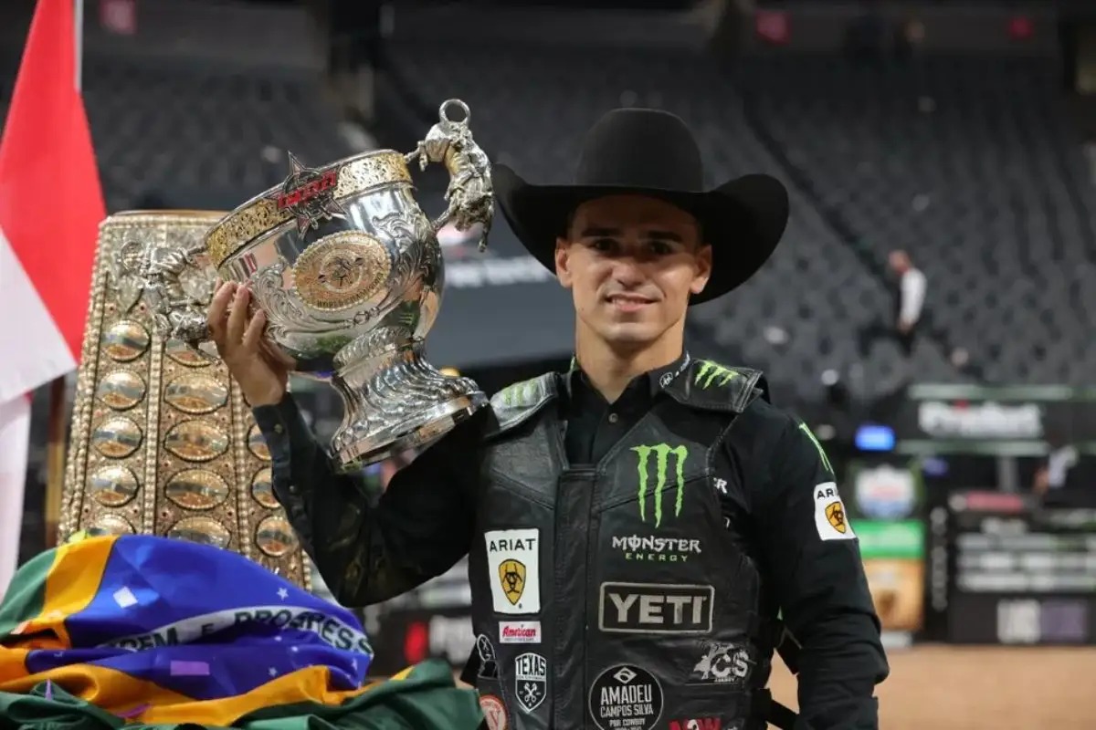 No momento, você está visualizando Peão de MS faz história e conquista o tricampeonato mundial da PBR nos Estados Unidos