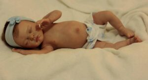 Leia mais sobre o artigo Entre o lúdico e a realidade; o que está por trás da polêmica dos bebês reborn?