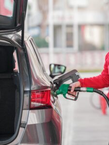 Leia mais sobre o artigo Preço do diesel fica mais barato nas refinarias; entenda impacto na bomba